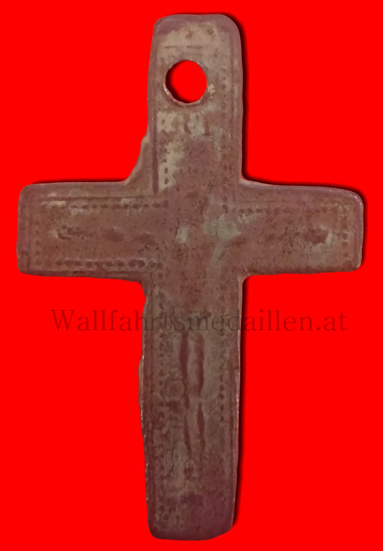 Lateinisches Kreuz mit Perlrand